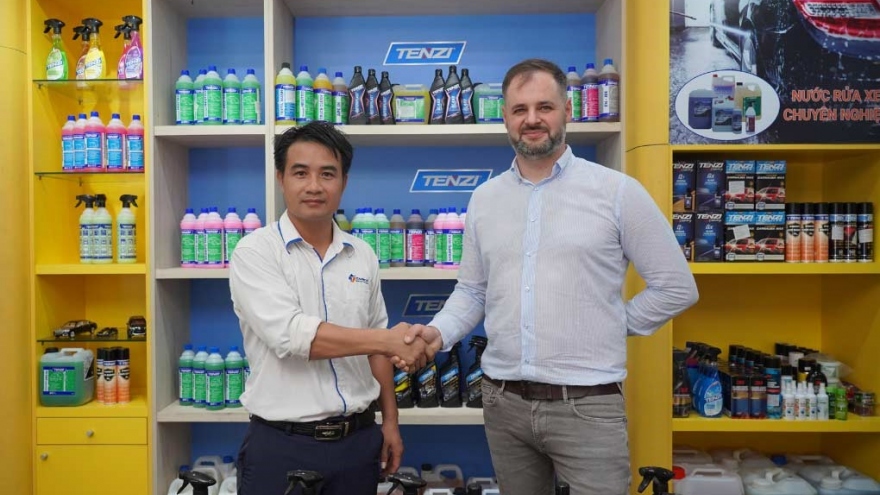 Tahico chào đón Tenzi tại Việt Nam & ký kết cùng các đối tác phục vụ chăm sóc xe
