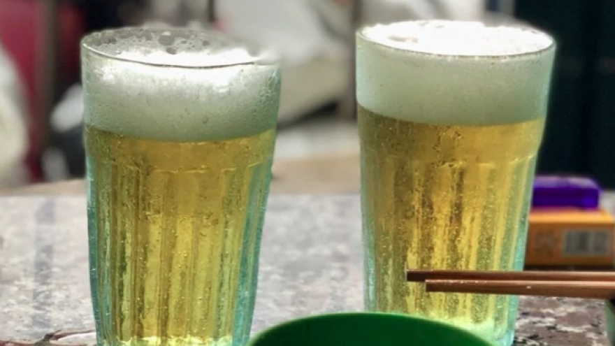 Uống 2 cốc bia mất bao lâu để nồng độ cồn về 0?