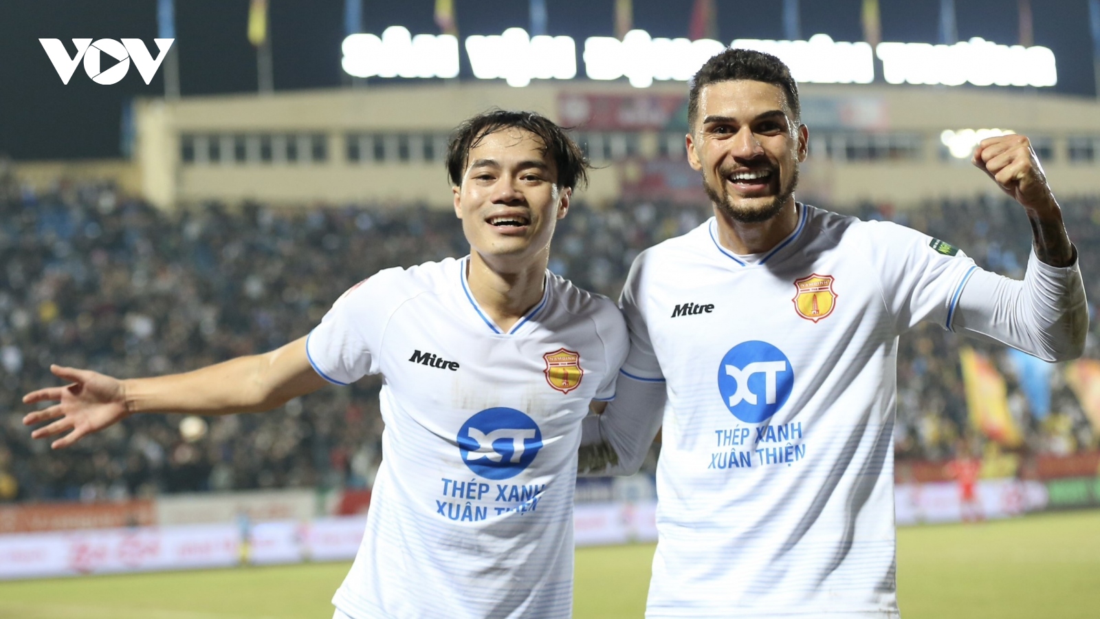 Bảng xếp hạng V-League mới nhất: Nam Định bứt tốc, Hà Nội FC gây thất vọng