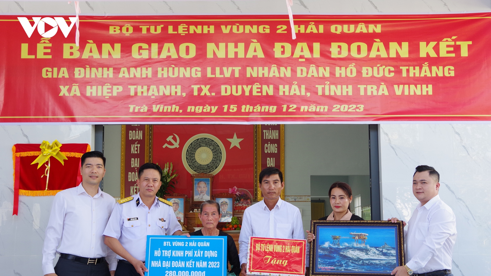Vùng 2 Hải quân trao tặng nhà “Đại đoàn kết” cho gia đình Anh hùng LLVTND