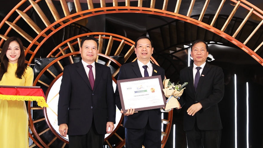 Tập đoàn Hưng Thịnh “lọt” Top 10 doanh nghiệp bền vững tại Việt Nam 2020