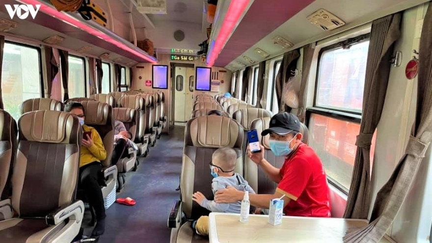 Quảng Bình đón 2.900 người dân tại các vùng dịch phía Nam về quê bằng tàu hỏa