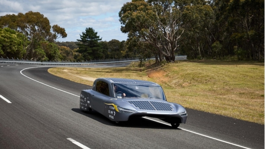 Australia lập kỷ lục Guinness với xe năng lượng mặt trời nhanh nhất thế giới
