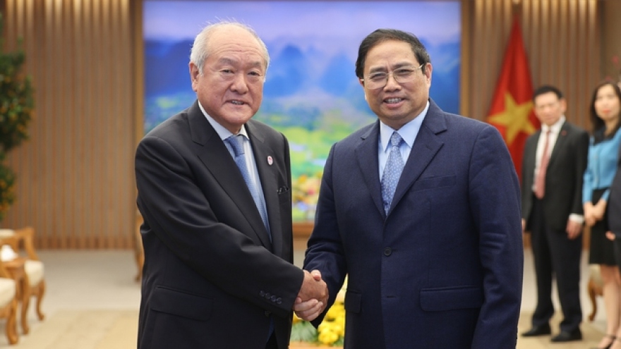 PM hosts Japanese Finance Minister in Hanoi