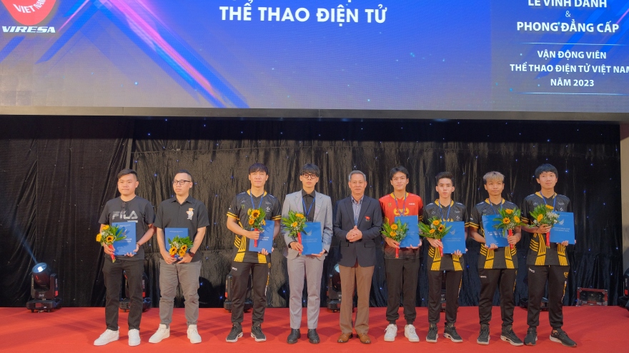 Lần đầu tiên phong đẳng cấp VĐV Kiện tướng tại Lễ vinh danh thể thao điện tử Việt Nam