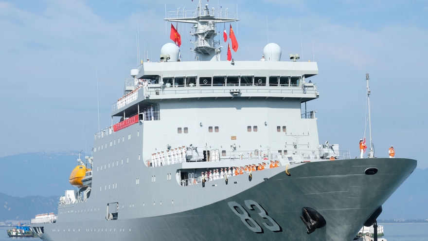 Tàu huấn luyện Hải quân Trung Quốc thăm thành phố Đà Nẵng