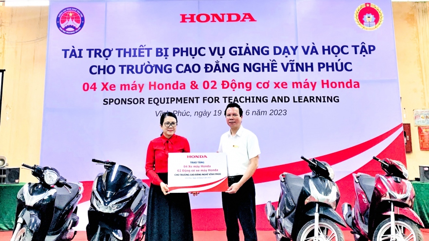 Honda Việt Nam trao tặng xe và động cơ cho các trường cao đẳng, trung cấp nghề