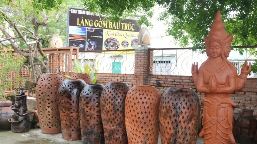 New opportunities for Cham pottery village