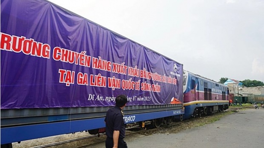 Binh Duong transports 400 tonnes of farm produce to China by railway daily