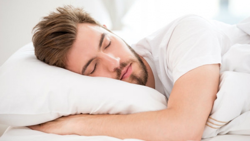 Tại sao nam giới thường thấy buồn ngủ sau khi quan hệ