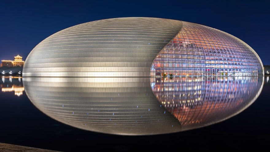 Choáng ngợp trước những công trình kiến trúc kỳ ảo nhất thế giới về đêm