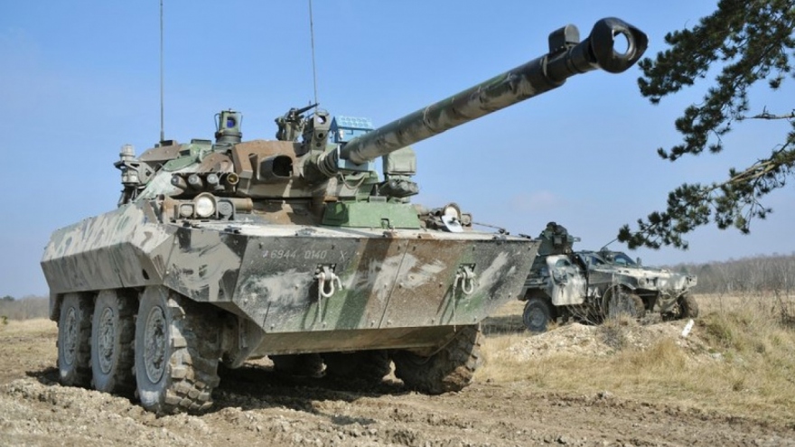 Thiếu pháo binh, Ukraine dùng tăng hạng nhẹ AMX-10RC của Pháp làm “tốt thí”