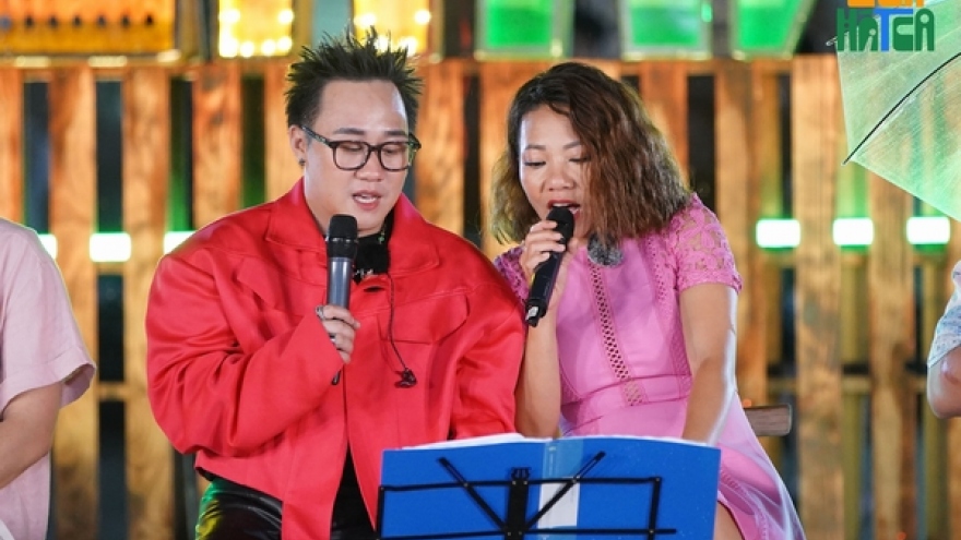 Diva Hà Trần tái ngộ cùng Trung Quân với bản hit "Về nhà" đầy cảm xúc