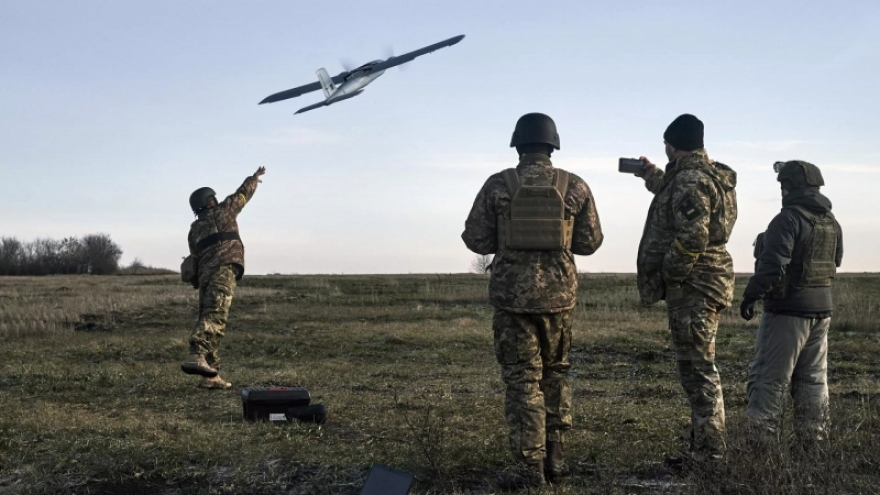 Mối đe dọa từ máy bay chiến đấu và UAV bủa vây lính Ukraine ở miền Đông