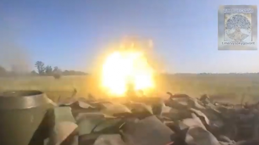 Cách Nga dùng lồng sắt để vô hiệu hóa UAV Ukraine đánh vào xe tăng