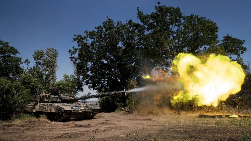 Ukraine khai hỏa pháo hạng nặng công phá phòng tuyến Nga gần Bakhmut