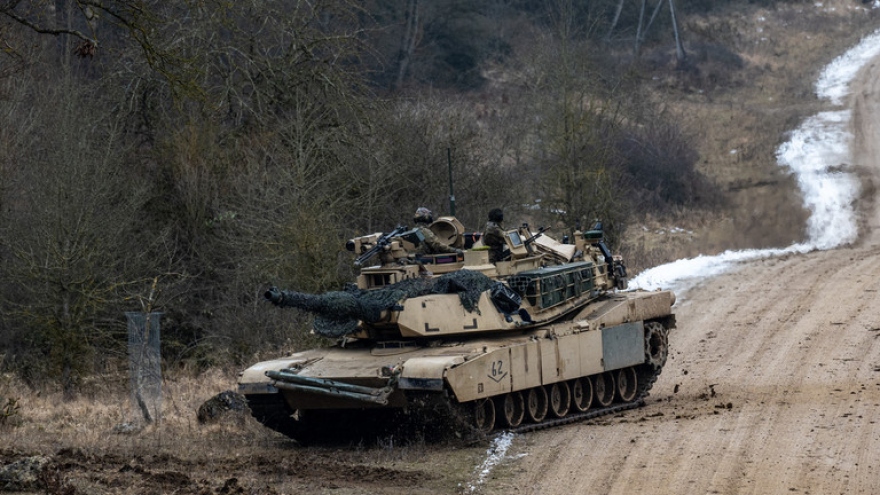 Nga cảnh báo “đốt cháy” tất cả xe tăng mới mà Mỹ cung cấp cho Ukraine