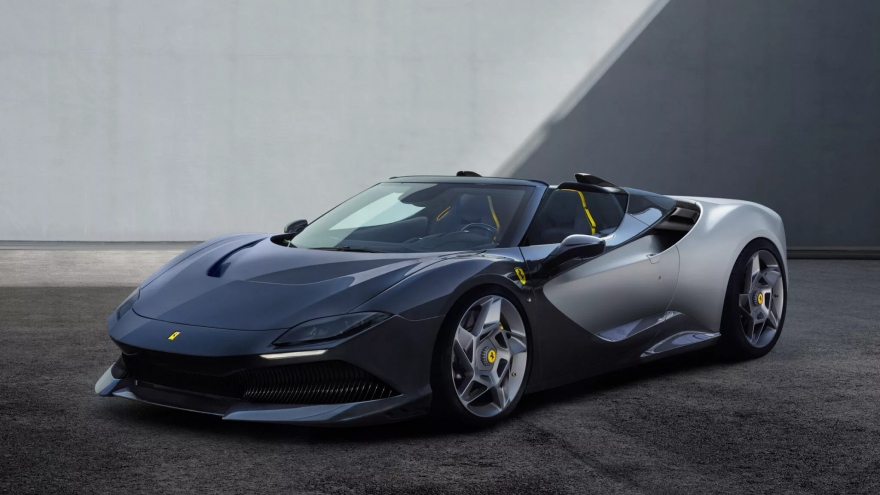 Chiêm ngưỡng chiếc Ferrari có 1-0-2 chế tạo dành riêng cho khách VIP
