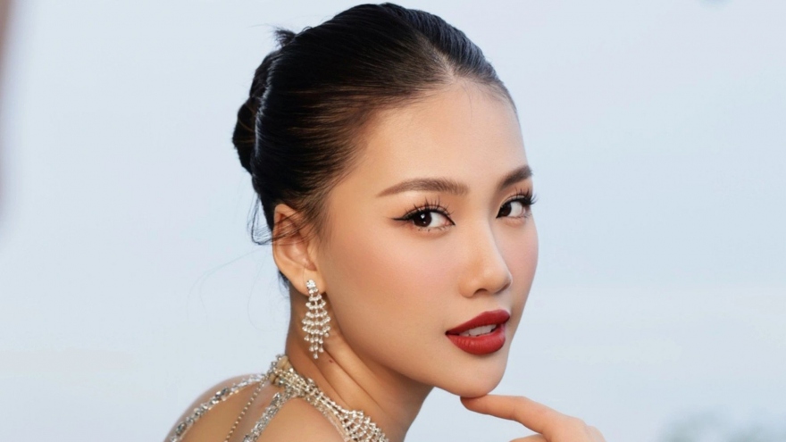 Chuyện showbiz: Bùi Quỳnh Hoa xin lỗi khán giả sau thất bại tại Miss Universe