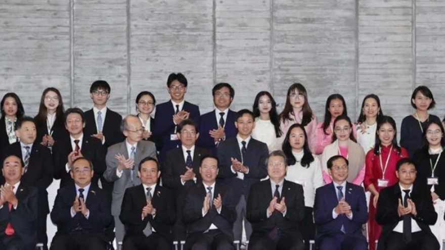 President’s Kyushu University visit concludes Japan trip