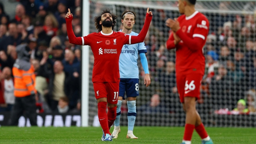 Salah tỏa sáng, Liverpool tiếp tục cuộc đua vô địch Ngoại hạng Anh