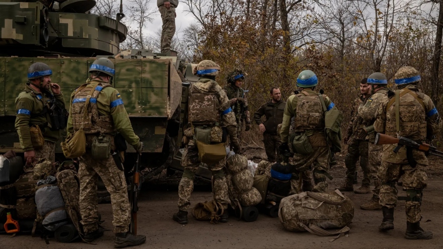 Hình ảnh lính Ukraine tại chiến địa Avdiivka đang bị Nga tấn công