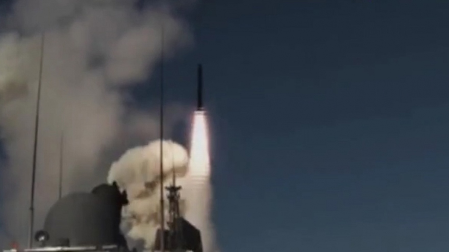 Nga phóng loạt tên lửa Kalibr tấn công cơ sở quân sự Ukraine