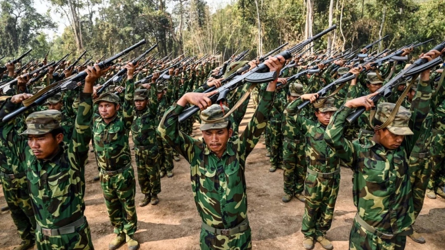 Bước ngoặt mới tại Myanmar: Lực lượng nổi dậy đồng loạt tấn công nhiều nơi