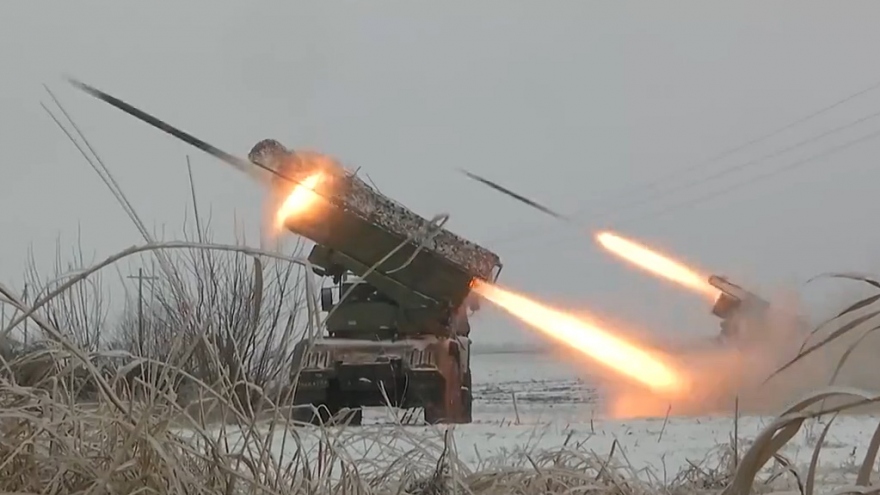 Pháo phản lực Tornado của Nga giội cấp tập vào đội hình Ukraine