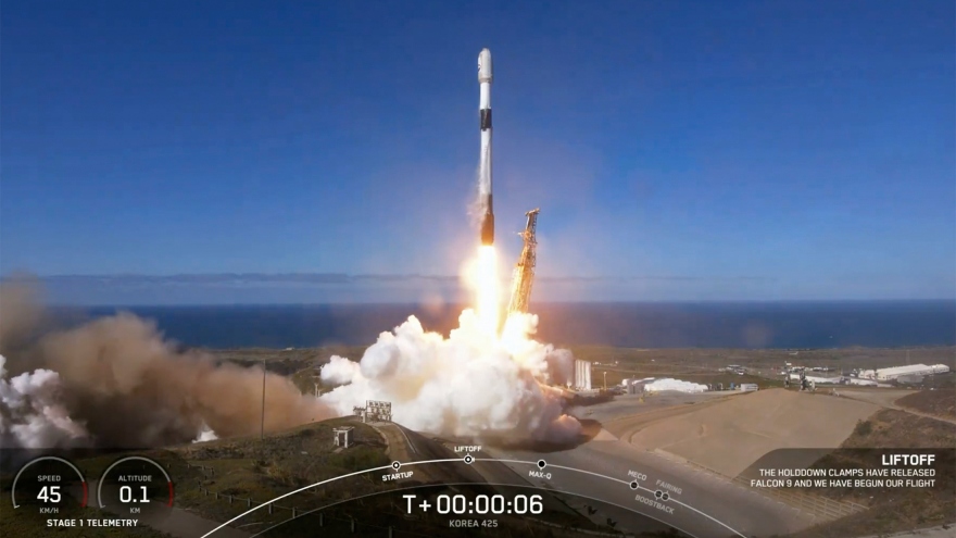 SpaceX phóng thành công vệ tinh do thám của Hàn Quốc từ California