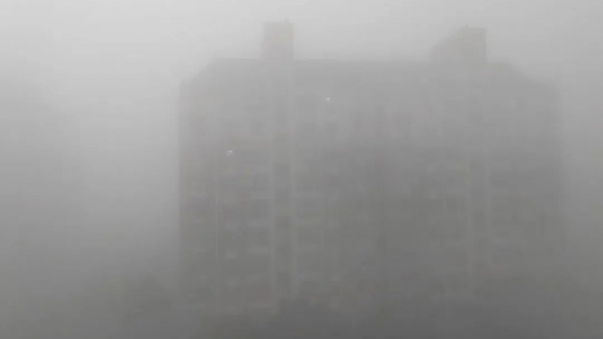 Trung Quốc ban bố cảnh báo đỏ đầu tiên về sương mù dày đặc trong năm nay