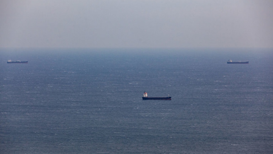 Chiến sự Trung Đông: Nhóm Al Houthi tiếp tục tấn công tàu hàng trên Biển Đỏ