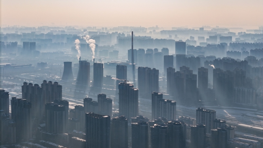 Thành phố miền Bắc Trung Quốc ban bố cảnh báo đỏ về ô nhiễm không khí nặng