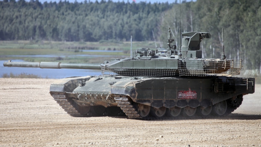Xe tăng T-90M của Nga dội hỏa lực xóa sổ vị trí tập kết của Ukraine