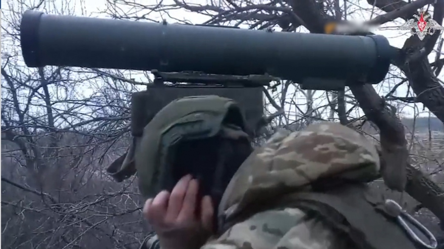 Lính Nga nã tên lửa diệt tăng vào nhóm binh sĩ Ukraine có UAV cảm tử