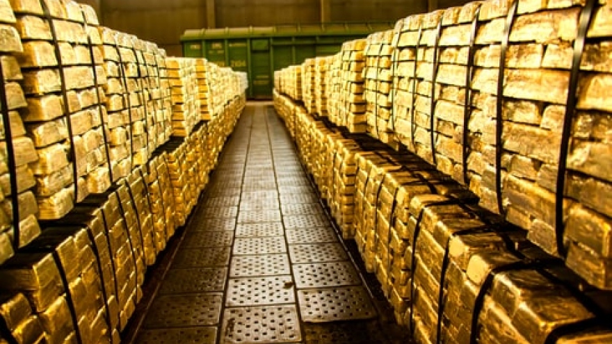 Vàng SJC và vàng thế giới chênh lệch giá quá lớn: NHNN nói gì?