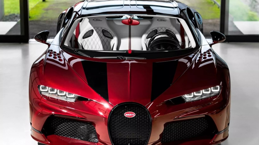 Chiêm ngưỡng Bugatti Chiron Super Sport màu đỏ carbon mừng năm Giáp Thìn