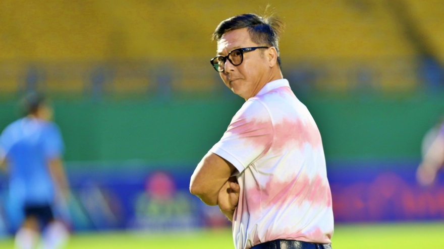 HLV Lê Huỳnh Đức được vinh danh trước vòng 9 V-League 2023/2024
