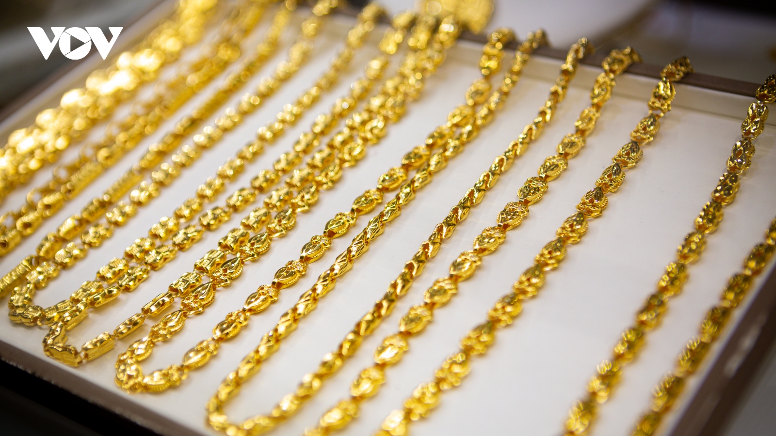 Giá vàng hôm nay 4/1: Vàng SJC giảm tiếp về mốc 75 triệu đồng/lượng
