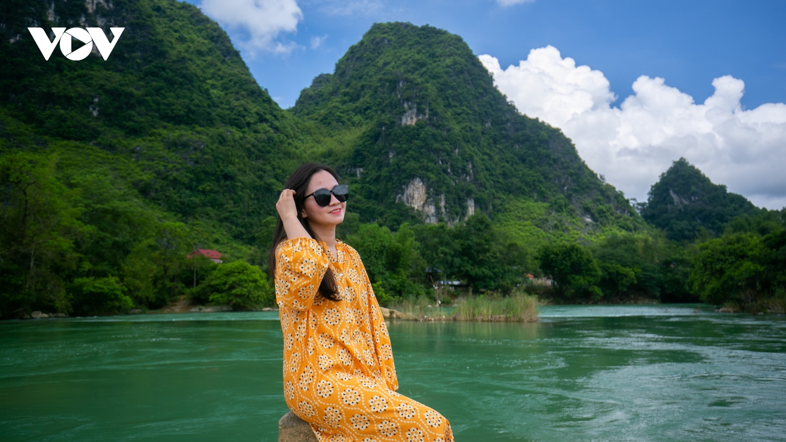 Non nước hữu tình nơi dòng Quây Sơn