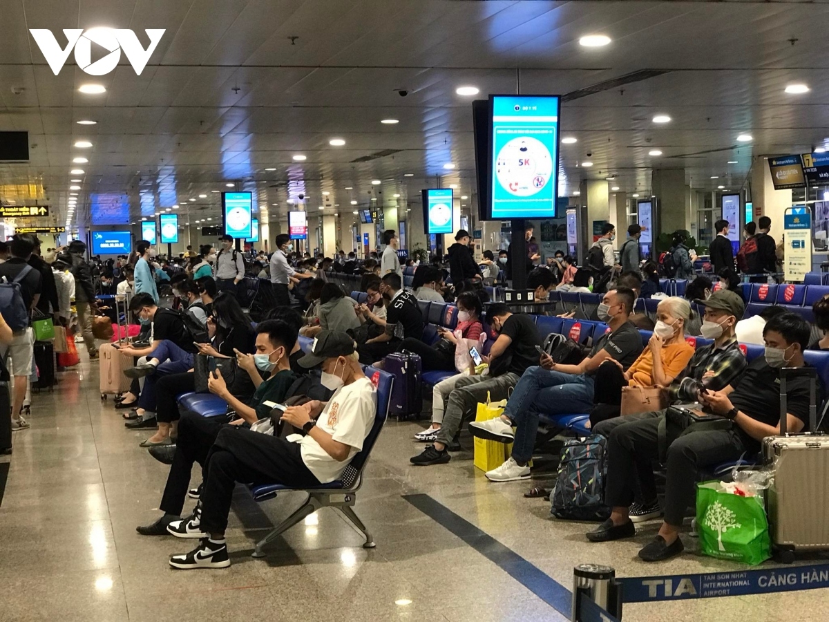 dự báo khách qua sân bay nội bài tăng mạnh, tân sơn nhất lo thiếu taxi hình ảnh 3 du bao khach qua san bay noi bai tang manh, tan son nhat lo thieu taxi hinh anh 3