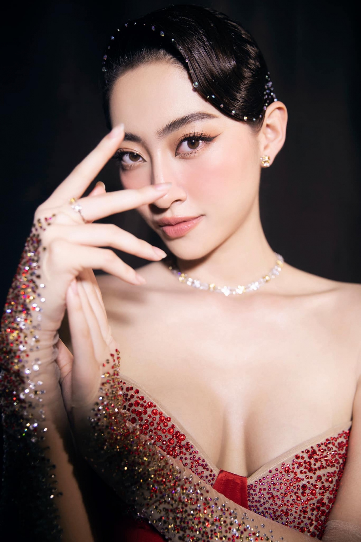hoa hậu lương thùy linh lột xác với hình ảnh quý cô sang chảnh hình ảnh 1 hoa hau luong thuy linh lot xac voi hinh anh quy co sang chanh hinh anh 1