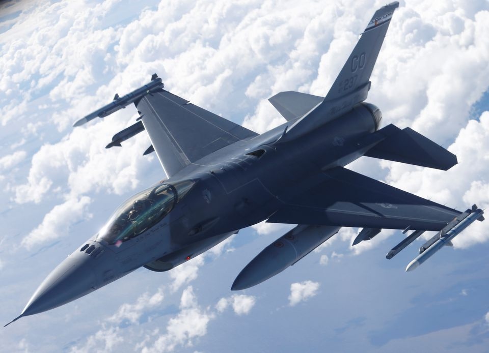NATO lên kế hoạch huấn luyện binh sĩ Ukraine sử dụng chiến đấu cơ F16