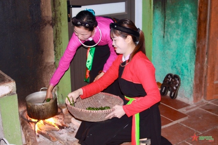 spotted-dove-shaped cake, a symbol of maternal love among cao lan people picture 2