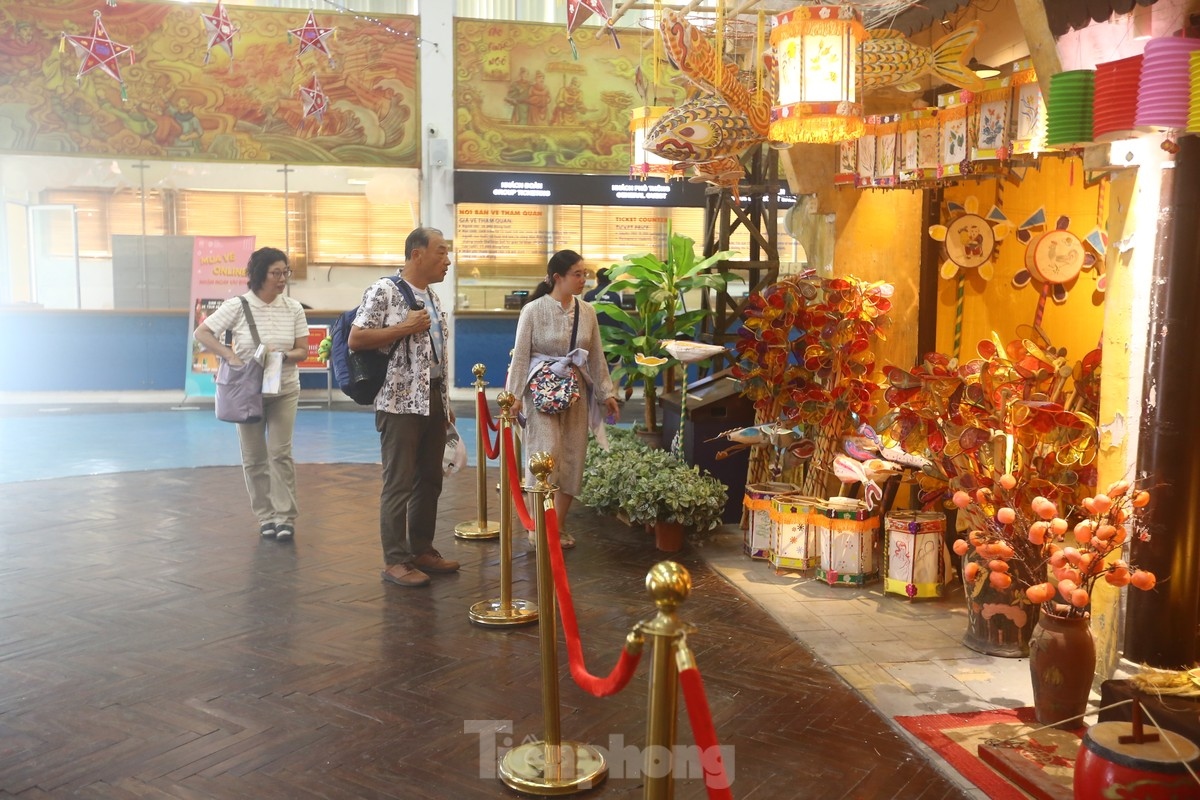 traditional mid-autumn festival re-enacted in the heart of hanoi picture 2 traditional mid-autumn festival re-enacted in the heart of hanoi picture 2
