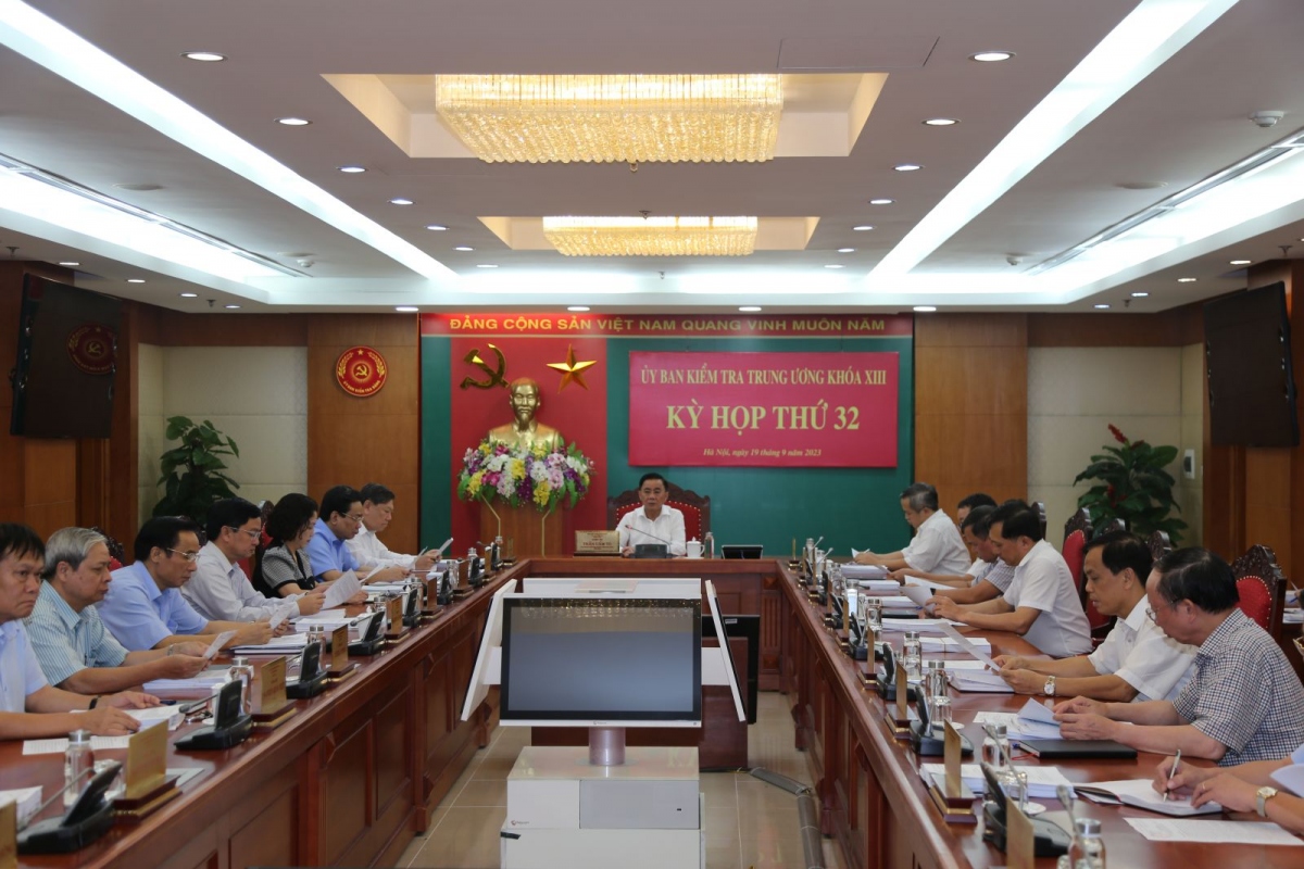 thông cáo báo chí kỳ họp thứ 32 của Ủy ban kiểm tra trung ương hình ảnh 1 thong cao bao chi ky hop thu 32 cua Uy ban kiem tra trung uong hinh anh 1
