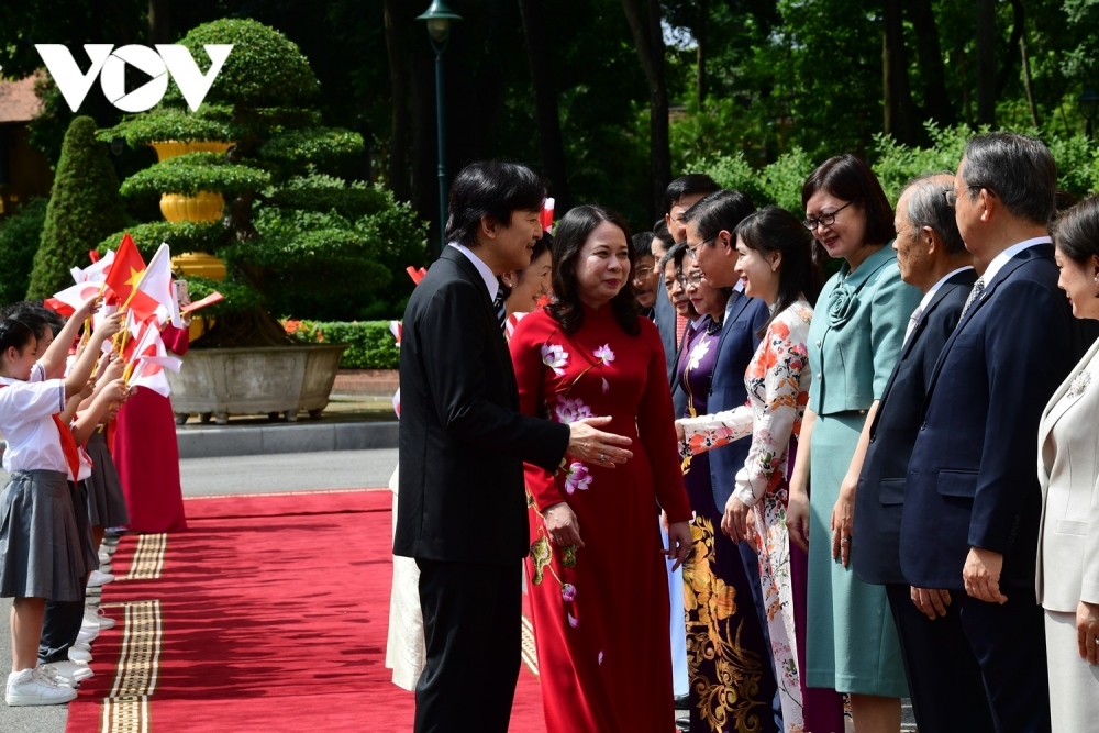 japanese crown prince warmly welcomed upon arrival in vietnam picture 5
