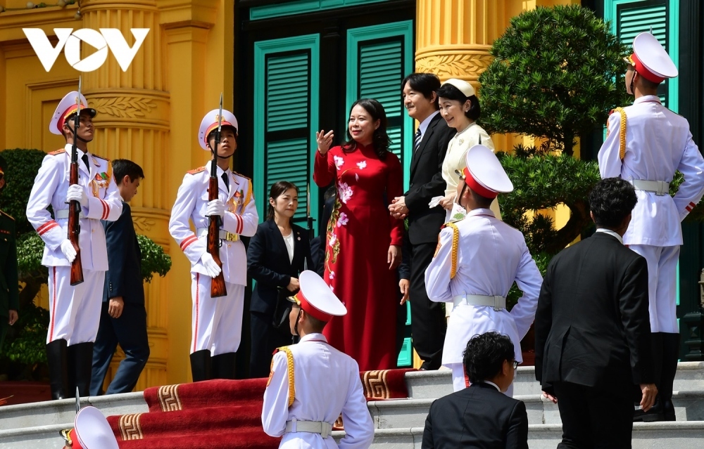 japanese crown prince warmly welcomed upon arrival in vietnam picture 7