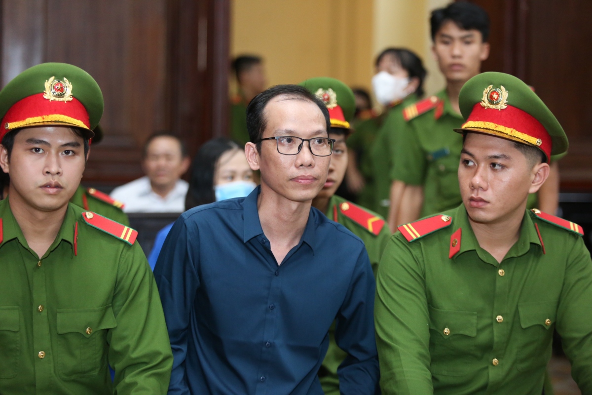 cuu giam doc benh vien tp. thu Duc bi de nghi 21 - 23 nam tu hinh anh 4 cuu giam doc benh vien tp. thu Duc bi de nghi 21 - 23 nam tu hinh anh 4