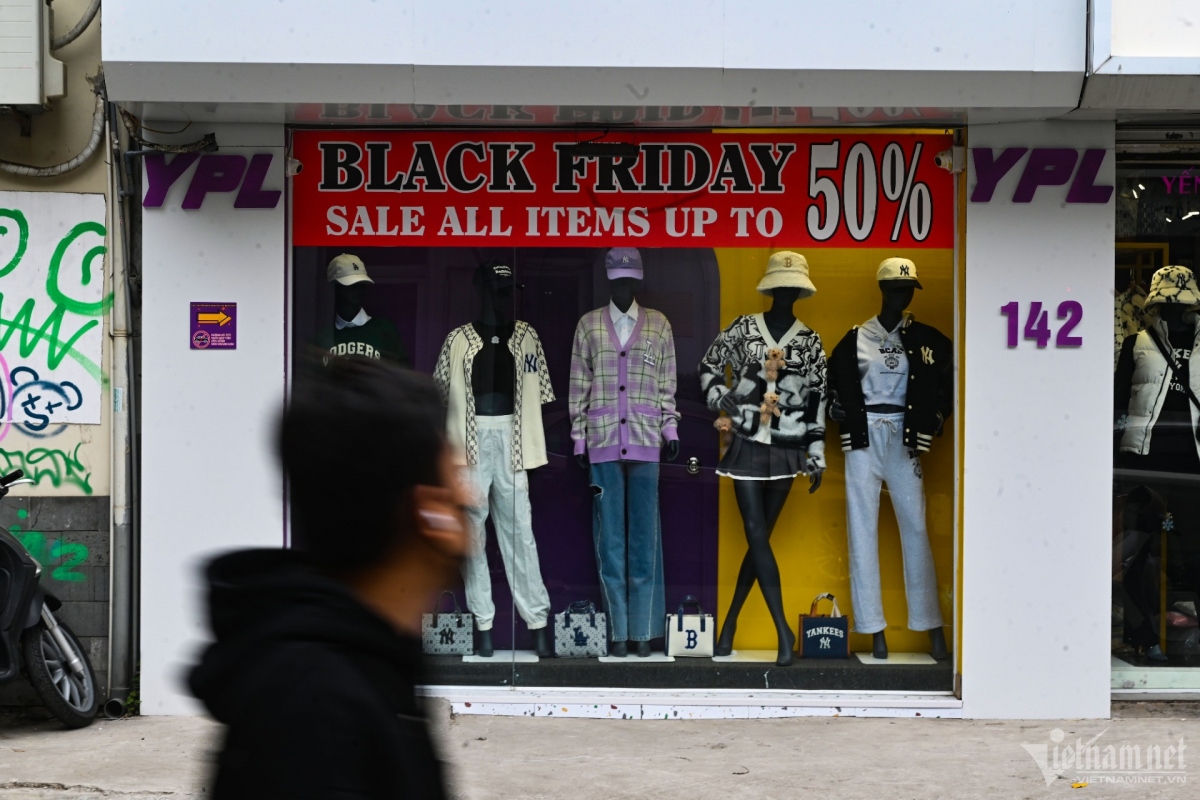 hanoi welcomes lively atmosphere for black friday picture 2